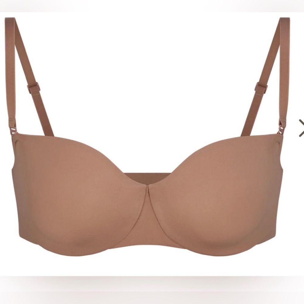 SKIMS Women's Smoothing Intimates
Unlined Strapless Underwire Bra Sienna
32D